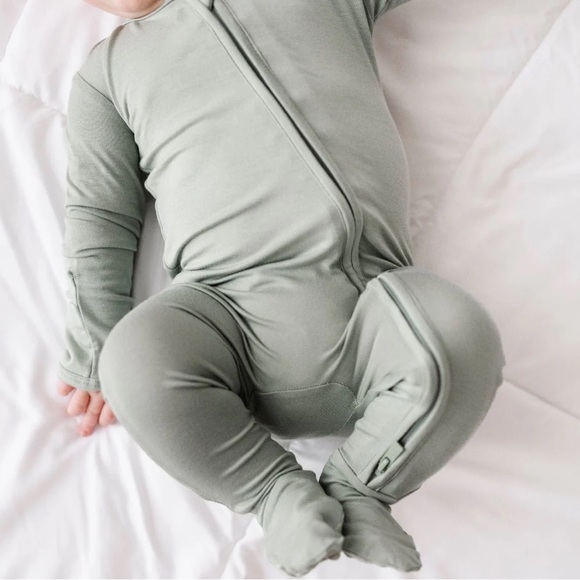 Bums & Roses Eucalyptus Footie - Picture 9 of 17